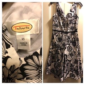 Black and white flower 🌸 print dress